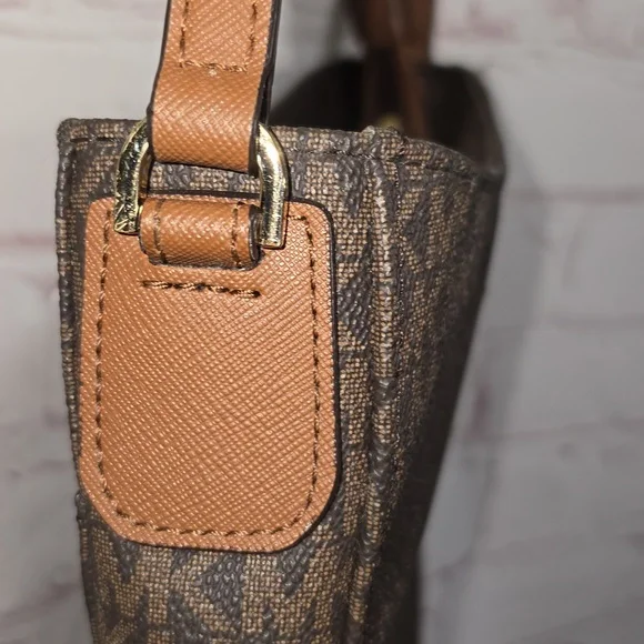 Michael Kors OutletJet Set Travel Large Logo Messenger Bag NWOT - Picture 7 of 16